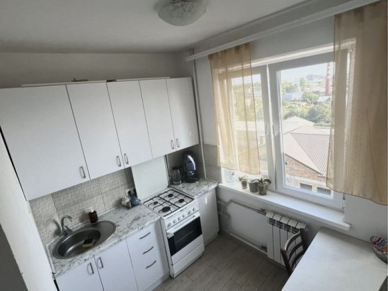 Здам 1кімнатну З РЕМОНТОМ, район ТЦ ДЕПОТ (ГОЛОВНА-КВАРЦ), заск.ЛОДЖИЯ Чернівці