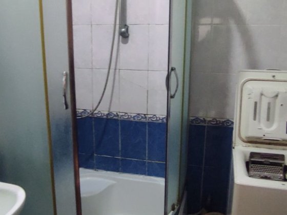 Терміново здається 1 км квартира р-н Майдану, вільна, ключі! Чернівці