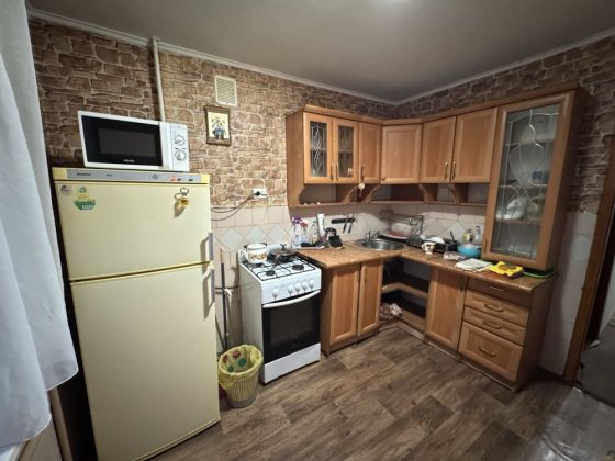 Здається 3- х кімнатна квартира район Скальда-Комарова  низ Чернівці