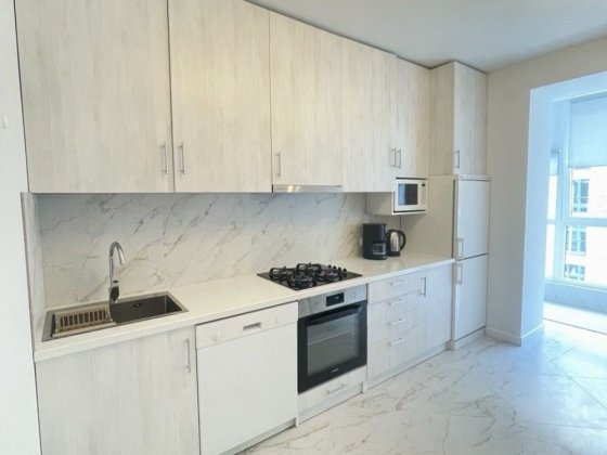 Здаю 2к кв  ТЦ Велмарт Коновальця-Ребета Івано-Франківськ