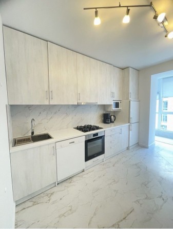 Здаю 2к кв  ТЦ Велмарт Коновальця-Ребета - фото 1