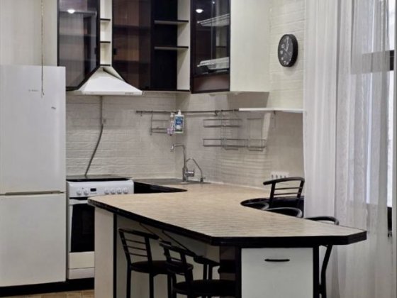 ЦЕНТР! Оренда 3х кімнатної, КОНСТИТУЦІЙНА (28 ЧЕРВНЯ), ДВІР, ГАЗ котел Чернівці