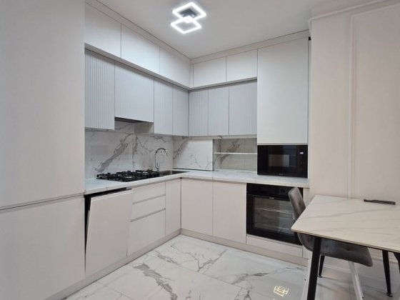 ЖК КОМПАС! Перша здача! Здам ЕЛІТНУ НОВОБУДОВУ, кухня студія + спальня Черновцы