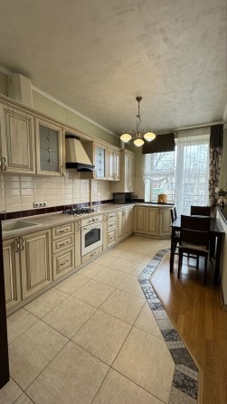 Оренда стильної 1,5-кімнатної квартири в центрі міста! - фото 1