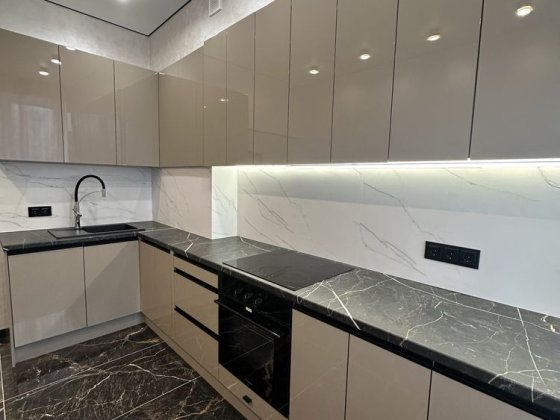 Здам  НОВУ 2-кімн.новобудову! Можна на короткий термін! Ровно