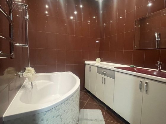 Оренда великої півторашки 75м2 в ЖК Сакура Ужгород