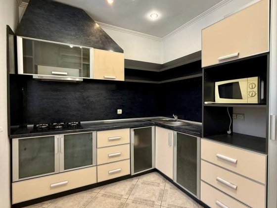 ТРЬОХ чешка, ПРОСПЕКТ НЕЗАЛЕЖНОСТІ, укомплектована! 90м2! Робоче місце Чернівці