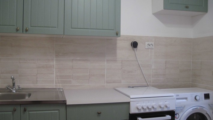 Здам 1кімнатну кв в центрі на довгий строк.Світло є постійно.  Власник - фото 1