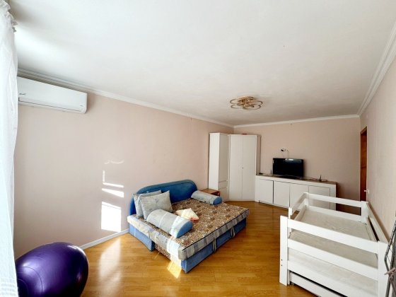 Здається 1 км кв вул. Південно- кільцева (низ) Чернівці