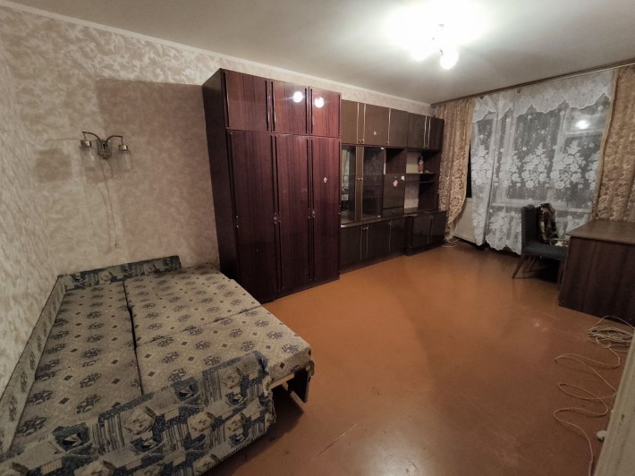Здам 1 кімнатну квартиру в простому житловому стані, без техніки. - фото 1