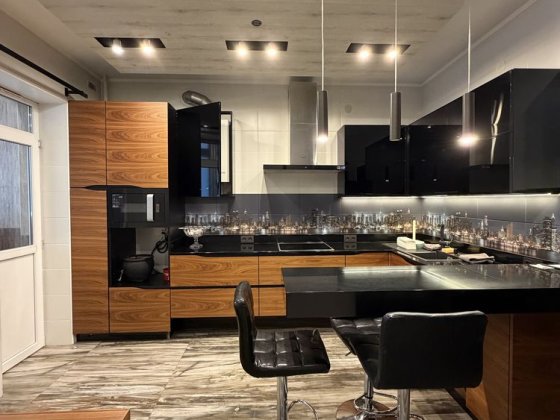 Простора 3-х кімнатна. Ужгород