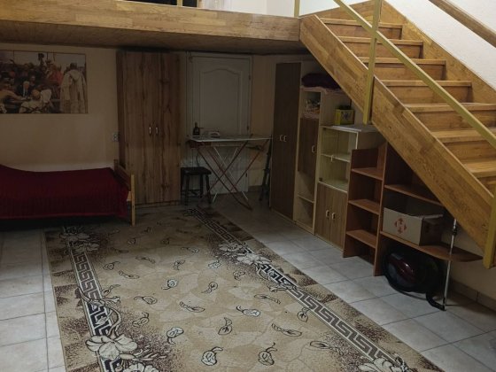 Оренда 1 кімнатної , двоярусною квартири в центрі Ужгорода. Ужгород