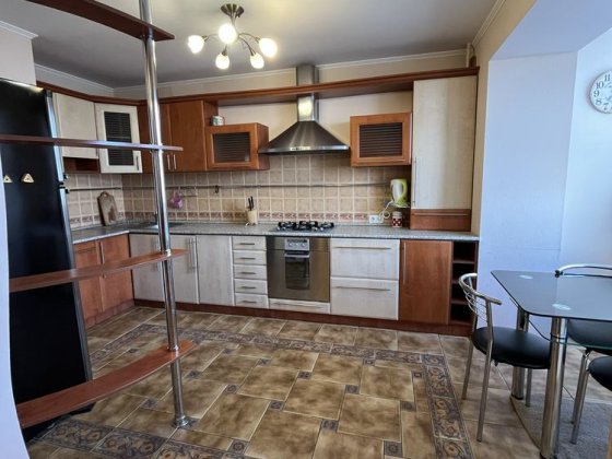 Оренда 3 кк. Грушевського 97 Черкаси