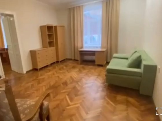 Здам окрему  кімнату для Дівчини! Центр міста Чернівці