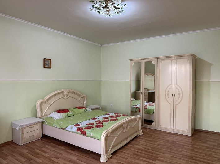 Простора 3-кімнатна квартира в оренду  150 м² всі комунальні включені - фото 1