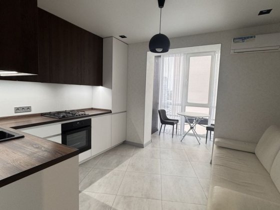 Квартира на Митниці в ЖК Сімеййний Люкс Черкассы