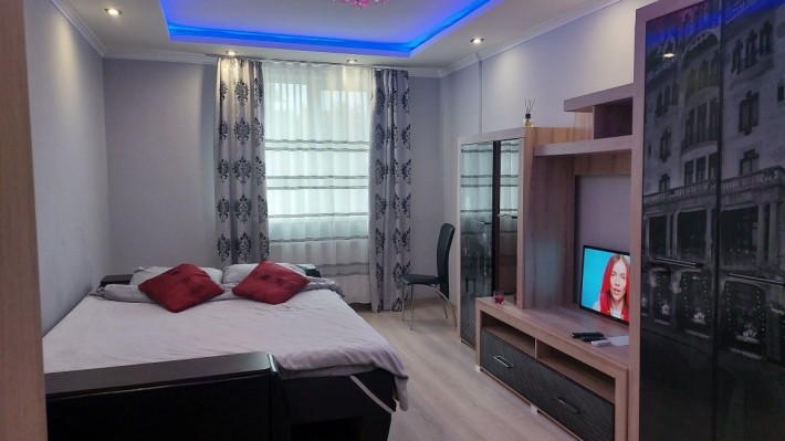 Здається 1 кімнатна квартира. На 1-2 місяців - фото 1