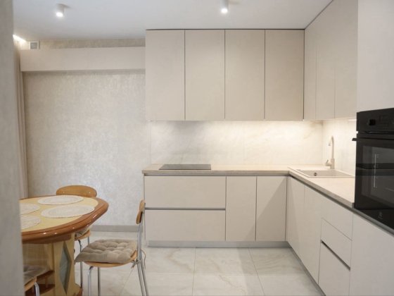 Оренда шикарної квартири з гаражем в центрі Черкассы