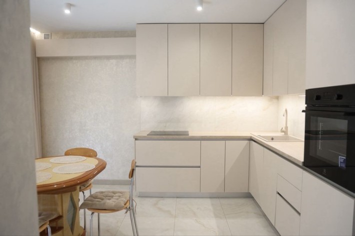 Оренда шикарної квартири з гаражем в центрі - фото 1