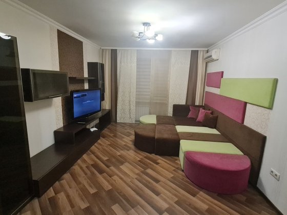 Здам 3 к.кв., Святошинська площа 1, метро Житомирська, Академмістечко! Киев