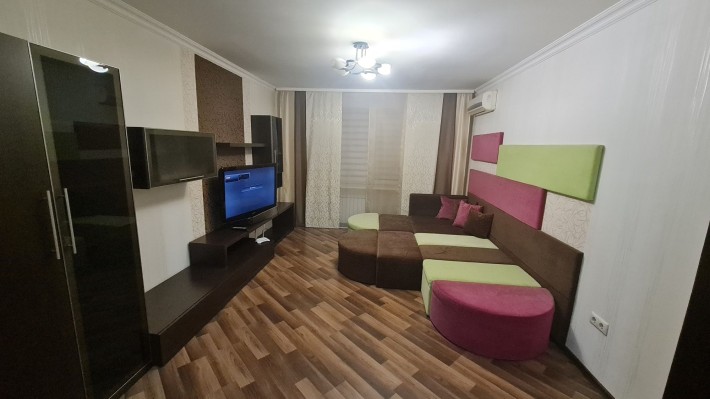 Здам 3 к.кв., Святошинська площа 1, метро Житомирська, Академмістечко! - фото 1