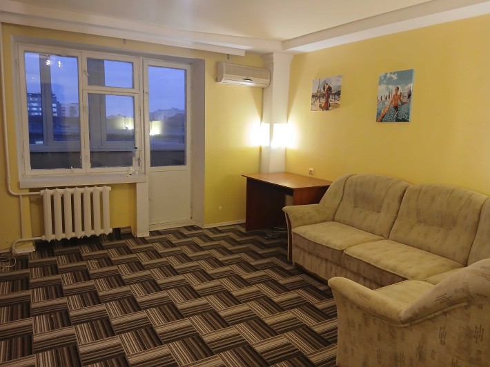 Здам трикімнатну квартиру в самому центрі міста. - фото 1