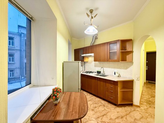 Сдам 1 комнатная квартира улица Ивана Франко 27/31 метро Университет Київ