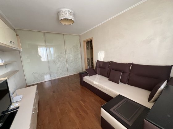 Оренда сучасної видової 2-к квартири Русанівка Киев