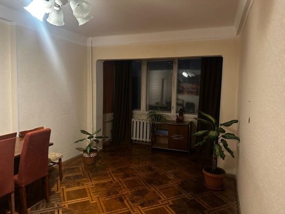 Здається 3- ри кімнатна Квартира Київ