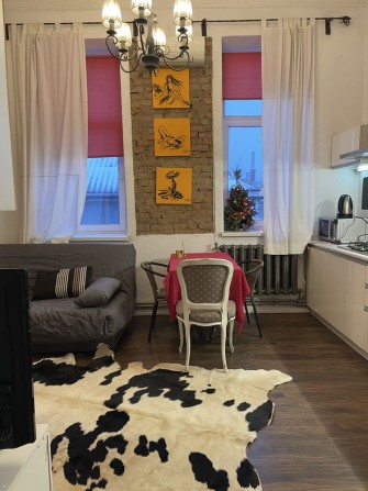 Квартира в центрі міста . Окремий вхід, автономне опалення. Є світло - фото 1