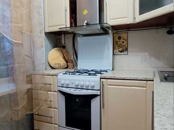 1 к. метро Чернігівська, вул Братиславська 4, Кіото, Малишко Киев