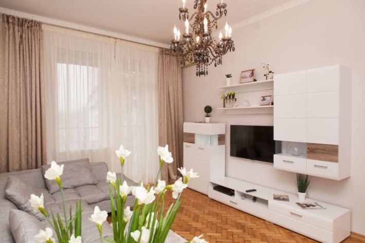 Квартира в самому серці Дніпра.Адреса Королеви Єлизавети II 18 - фото 1