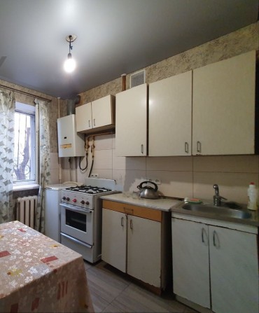 Сдам 1 ком.кв. ул.Савченко(свет есть всегда) - фото 1