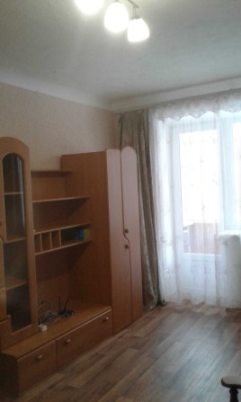 Сдаю 1 ком. кв ЦЕНТР Малый рынок 3 этаж  Всегда свет! - фото 1