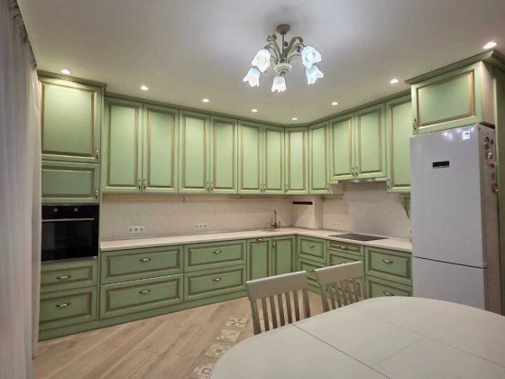 Здам 3-ри кімн кв-ру по вул. Ушинського, 14а. Караваєві дачі Київ