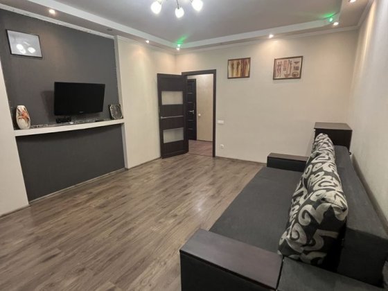 1 кім Харківське шосе 17а біля Мега Сіті та пл Дарниця Киев