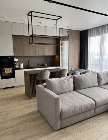 Правый Берег 3 х комн кв . - 3 этаж / Свет не отключают - фото 1