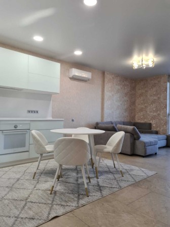 Сдам двухкомнатную с ремонтом Дельмар, ул.Миронова - фото 1