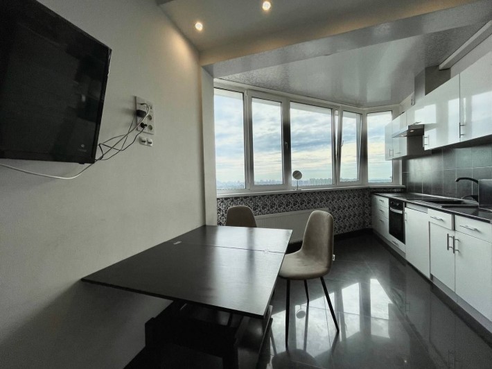 Оренда 2К. Метро Васильківска 5 хв. ГЕНЕРАТОР , ЛІФТ , ПАРКІНГ - фото 1