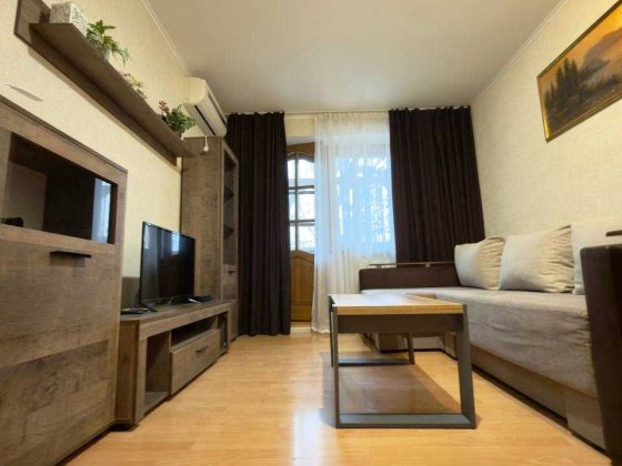 Оренда. Затишна двокімнатна квартира,  55 квадратів. Центр міста Винница