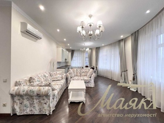 Оренда 3-кімнатної квартири на Печерську в ЖК по вул. Коновальця Київ