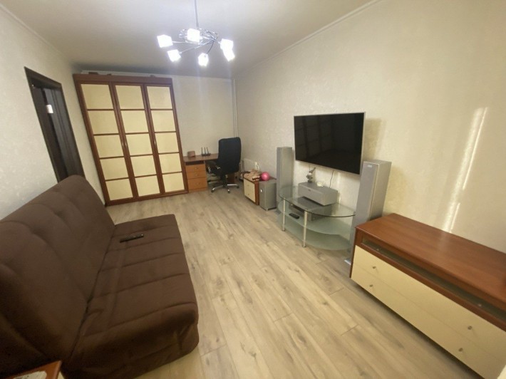 Сдам шикарную 1- кв на Победе 5 бульв.Славы 10000 - фото 1