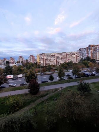 Здам 2 окремі кімнати в 3-кім квартирі по вул. С.Лифаря,1 - фото 1