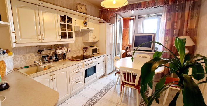 Здам 1-кім., вул.Клінічна, буд.23/25,ремонт.СВІТЛО Є - фото 1