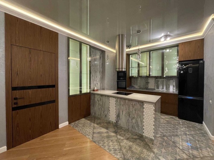 БЕЗ% Коновальця вул., 32-г (вул. Щорса), метро Печерськ, центр - фото 1