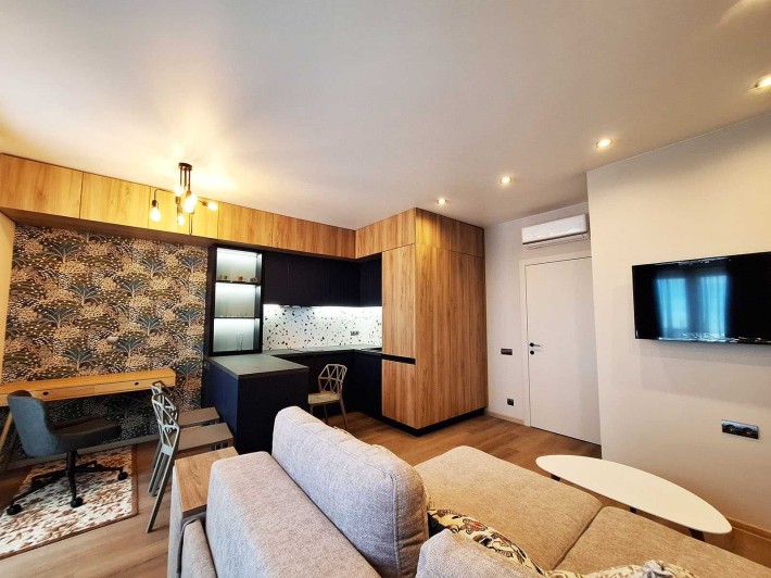 ЖК Голосіївський Васильківська 37Г  Світло є завжди Генератори - фото 1