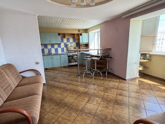 3х ком студия на бородинском (я хозяйка). С 1 Февраля свободна! Запорожье