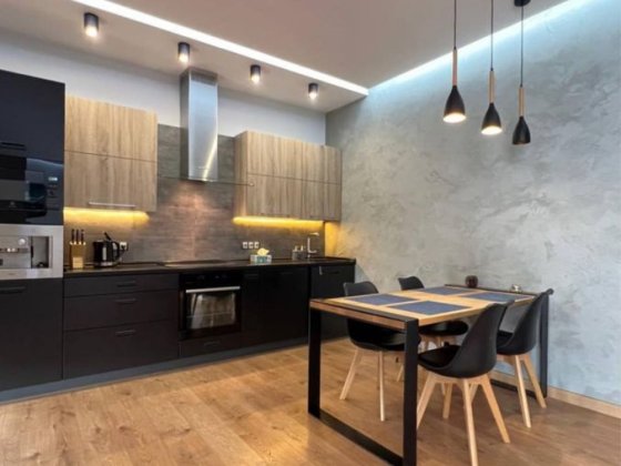 Квартира поруч поруч із Золотими Воротами. Київ