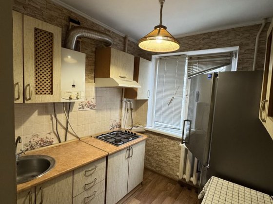 Здається 1 кімнатна на Кн. Острозьких з ремонтом можна на коротк.термі Житомир