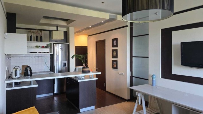 Оренда сучасної 2-к квартири ЖК Феодосійський - фото 1